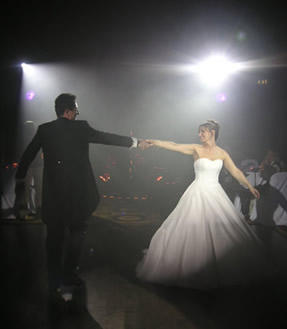 Robin & Patsy and their first dance